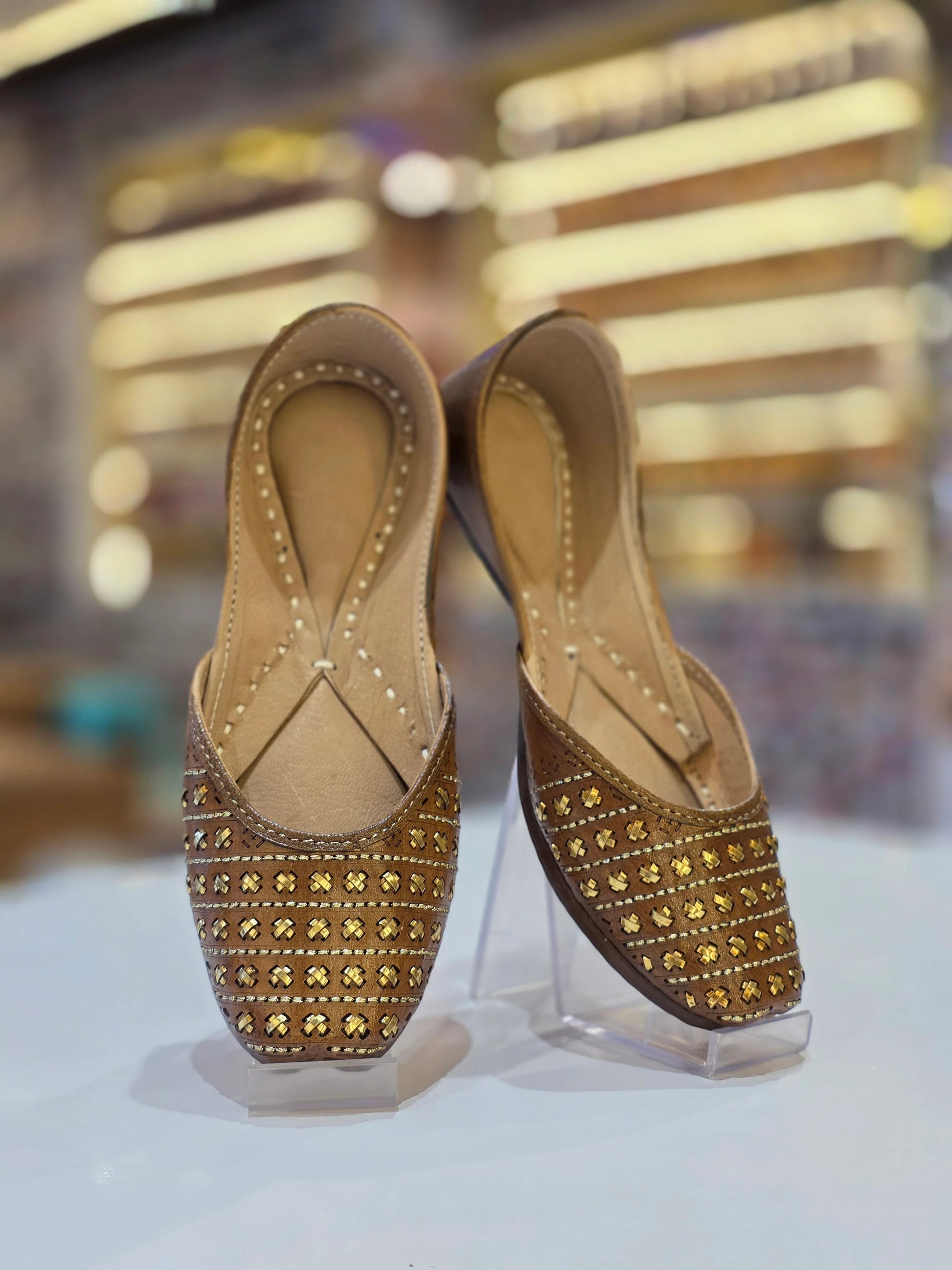 Ziya Studded Leather Jutti - Yooneck